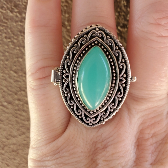 New Oversized Chalcedony 925 Silver Poison Ring. - Picture 1 of 11